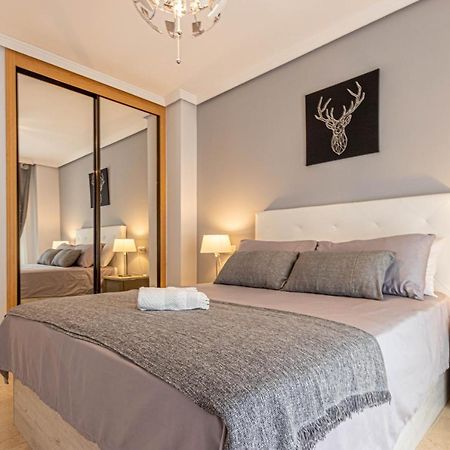 797 Holiday Rentals- Piso Con Amplia Terraza A Solo 1 Min De La Playa Benalmadena Ngoại thất bức ảnh