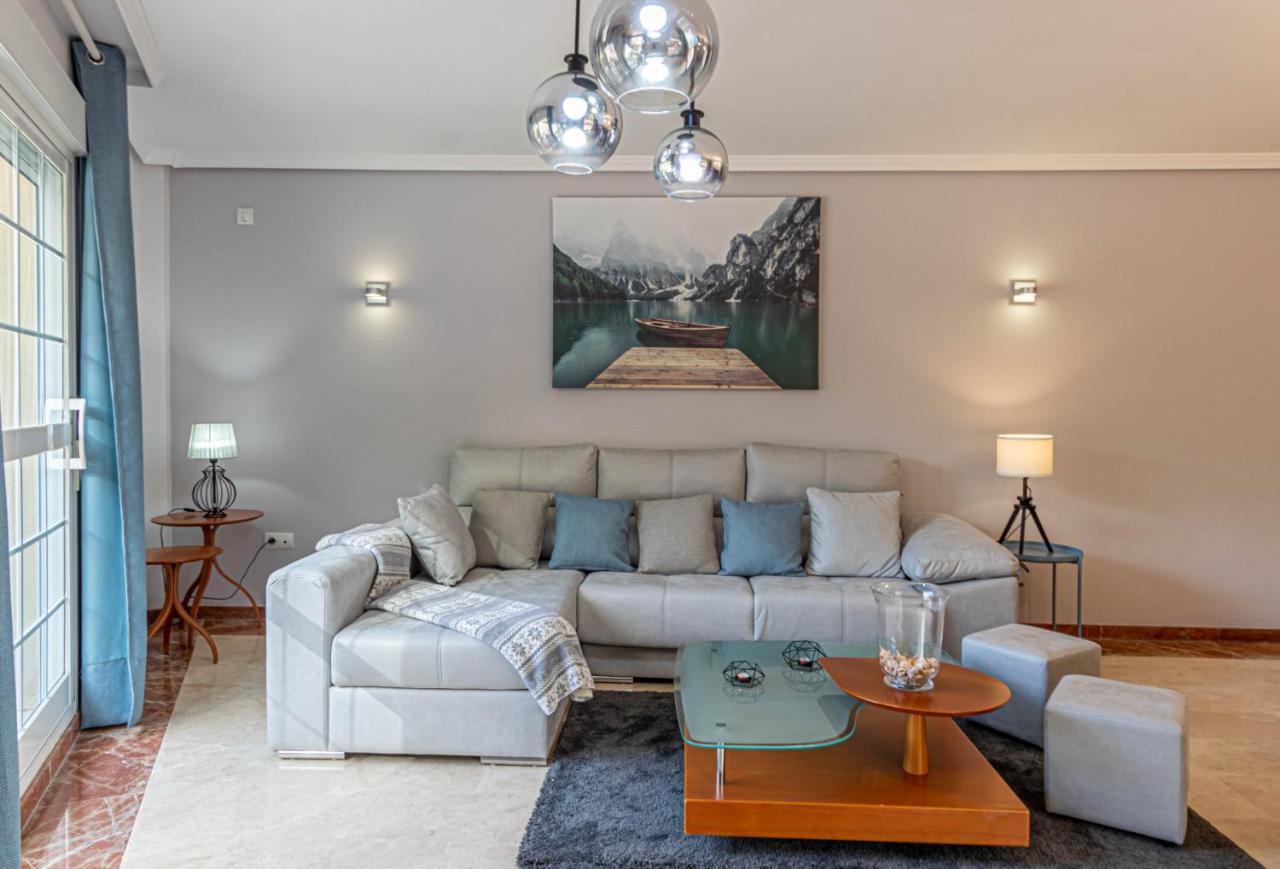 797 Holiday Rentals- Piso Con Amplia Terraza A Solo 1 Min De La Playa Benalmadena Ngoại thất bức ảnh