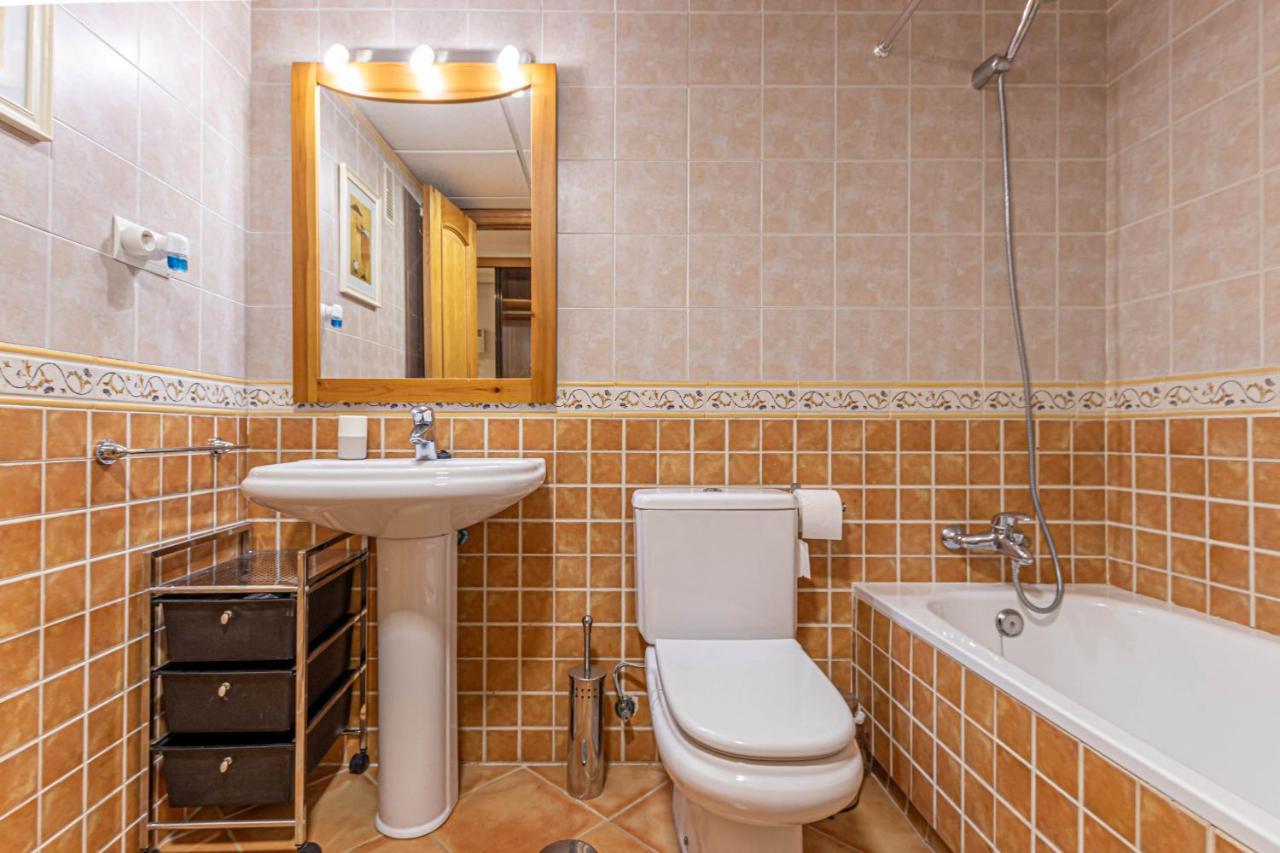 797 Holiday Rentals- Piso Con Amplia Terraza A Solo 1 Min De La Playa Benalmadena Ngoại thất bức ảnh
