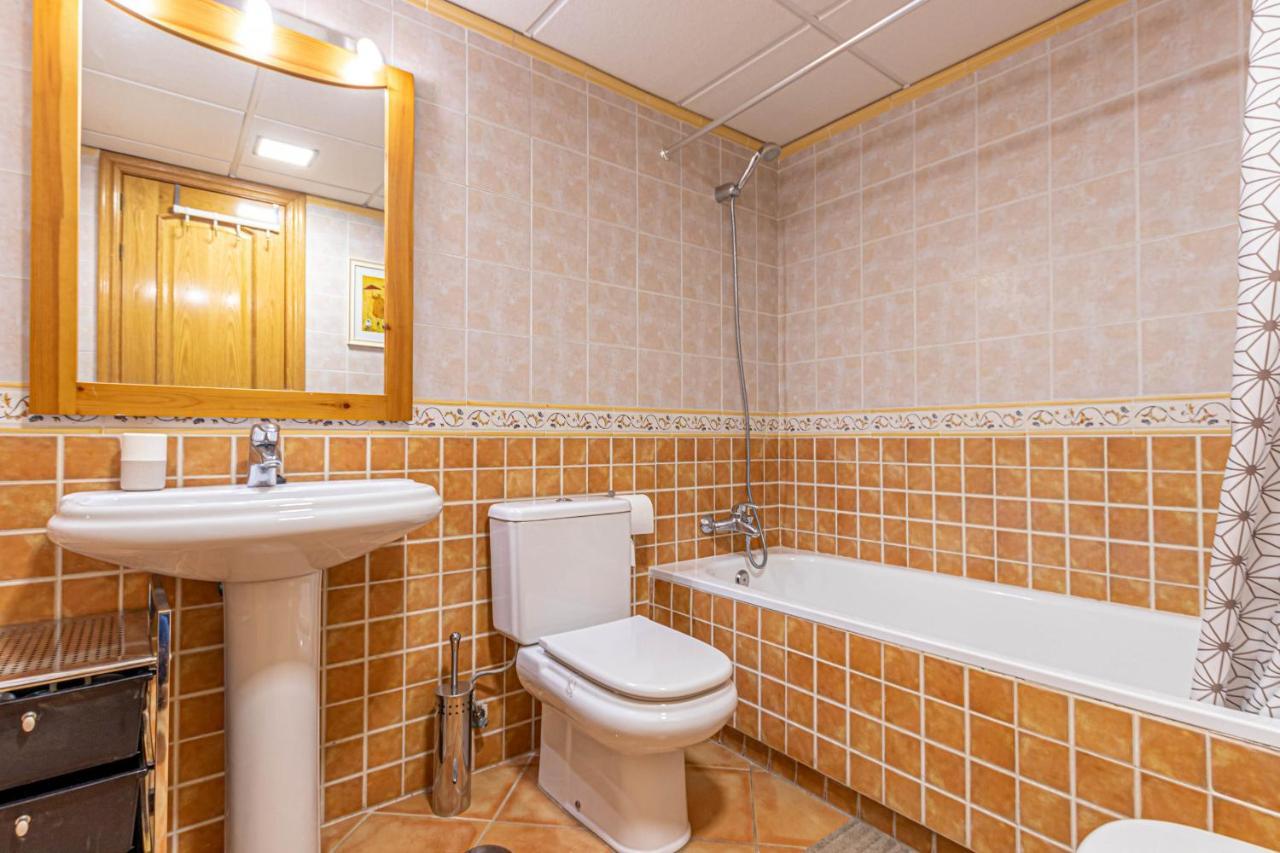 797 Holiday Rentals- Piso Con Amplia Terraza A Solo 1 Min De La Playa Benalmadena Ngoại thất bức ảnh