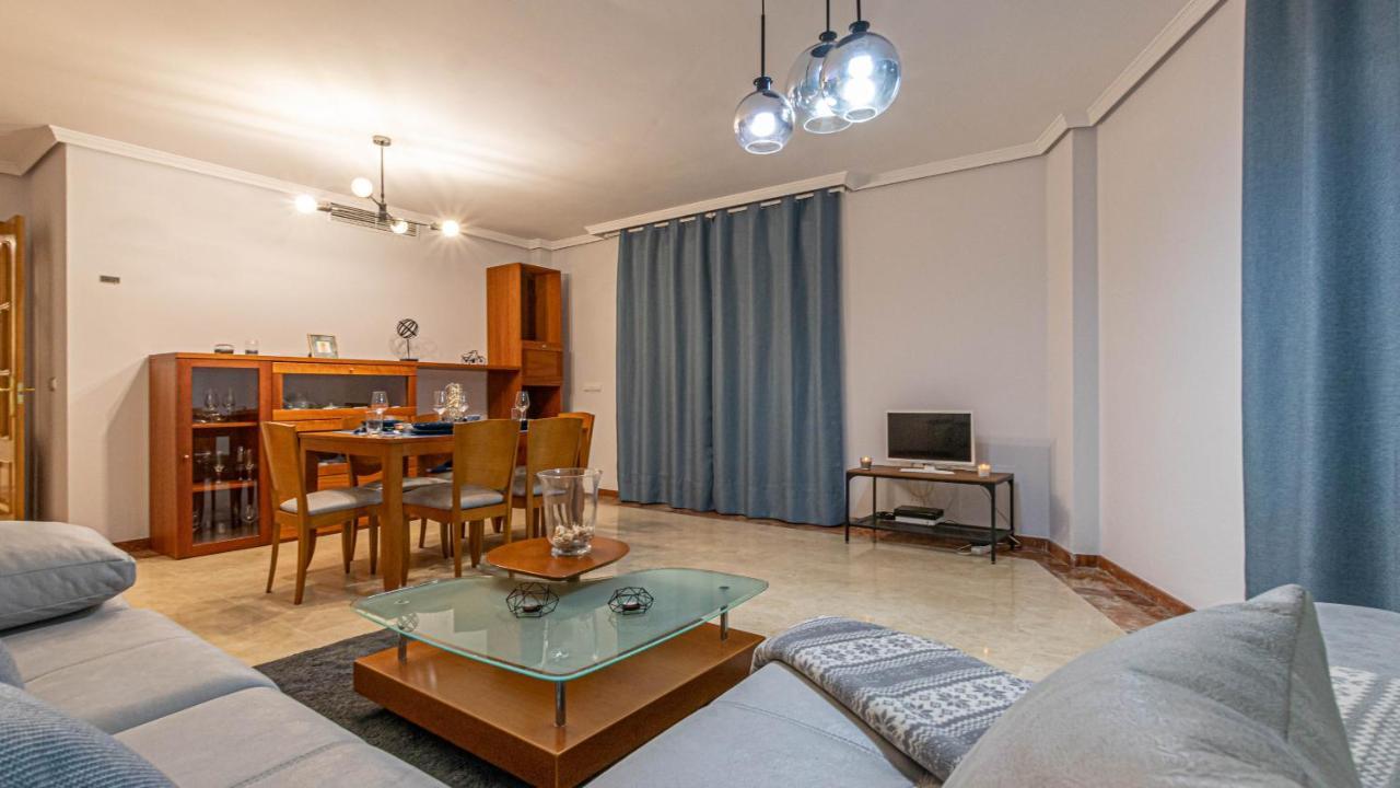797 Holiday Rentals- Piso Con Amplia Terraza A Solo 1 Min De La Playa Benalmadena Ngoại thất bức ảnh